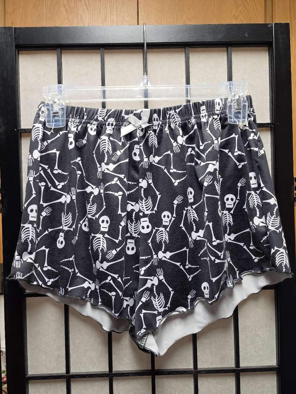 💀🦴 Spooky Skeleton Pajama Shorts Womens M